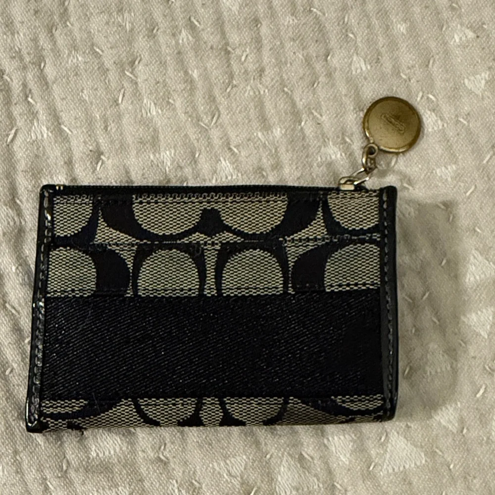Coach Black and Beige Signature Card Holder - Picture 2 of 6
